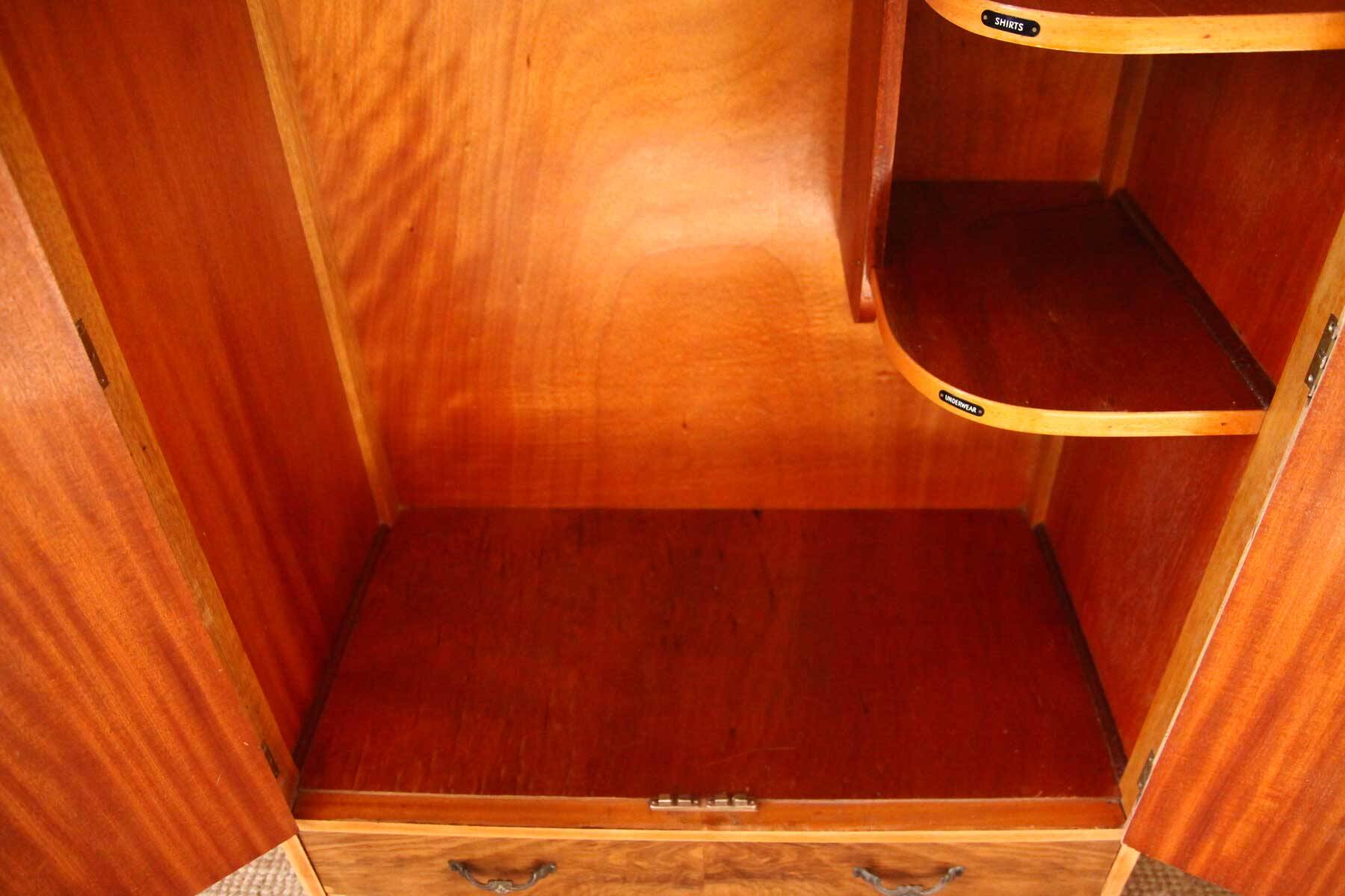 Armoire anglaise Art Déco