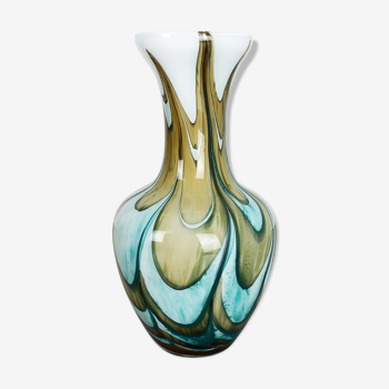 Vase design en opaline 1970s Italie