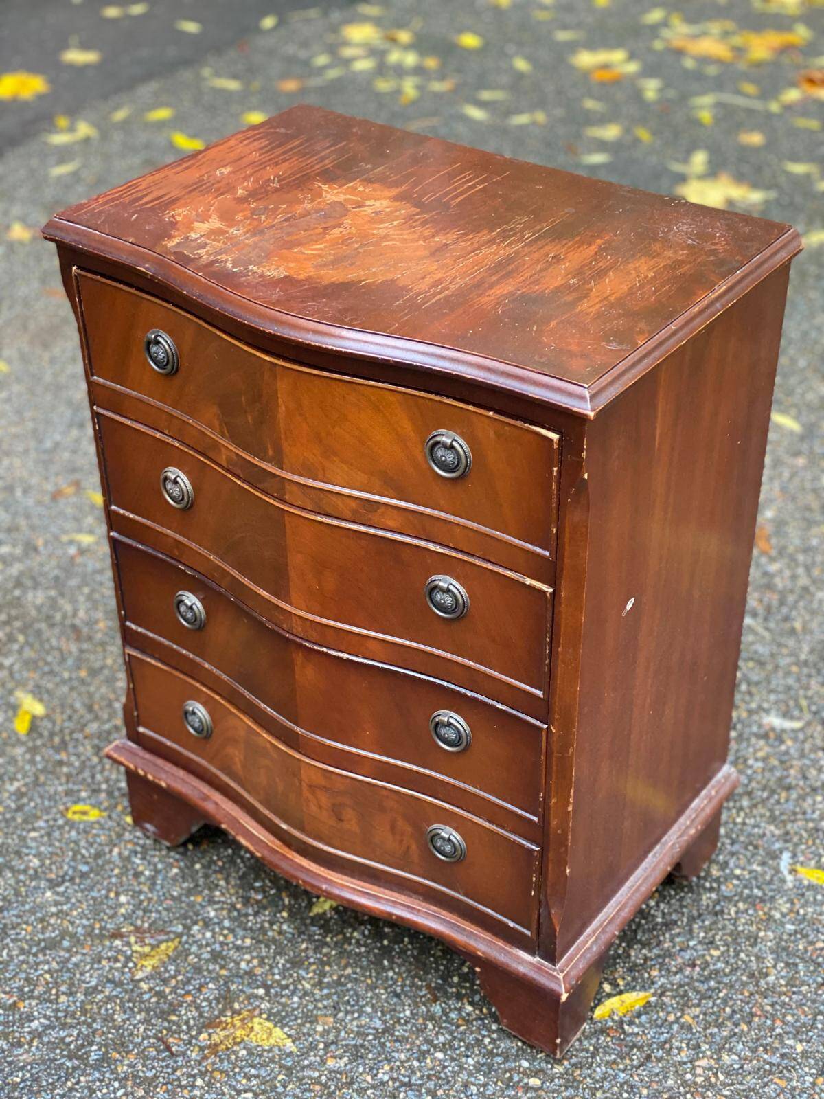 English chest of drawers in dark wood with 4 drawers, 70cm