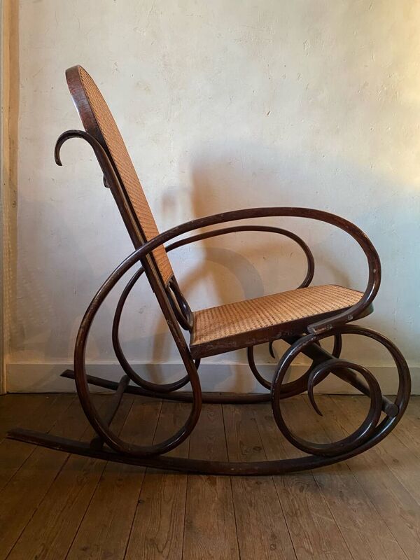 Rocking chair bois et cannage