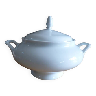 White tureen and its procelaine lid without any felure