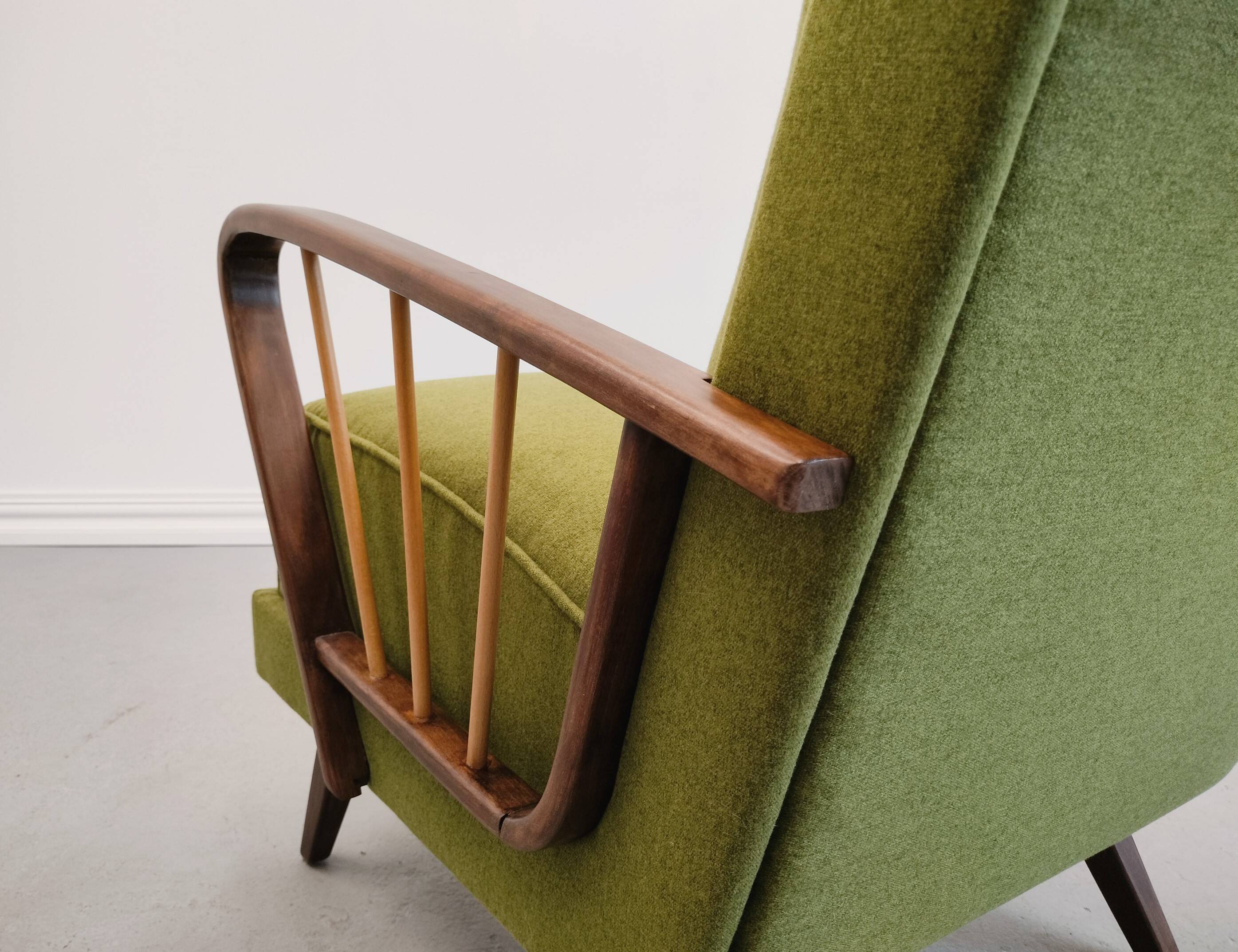 Vintage Lounger Chair in Grass Green, 1950s