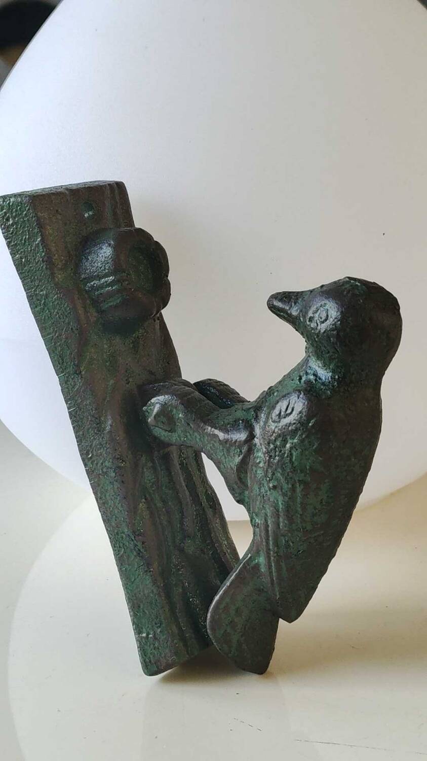 Door knocker/hammer in Green Pic shape, in cracked effect cast iron with green patina