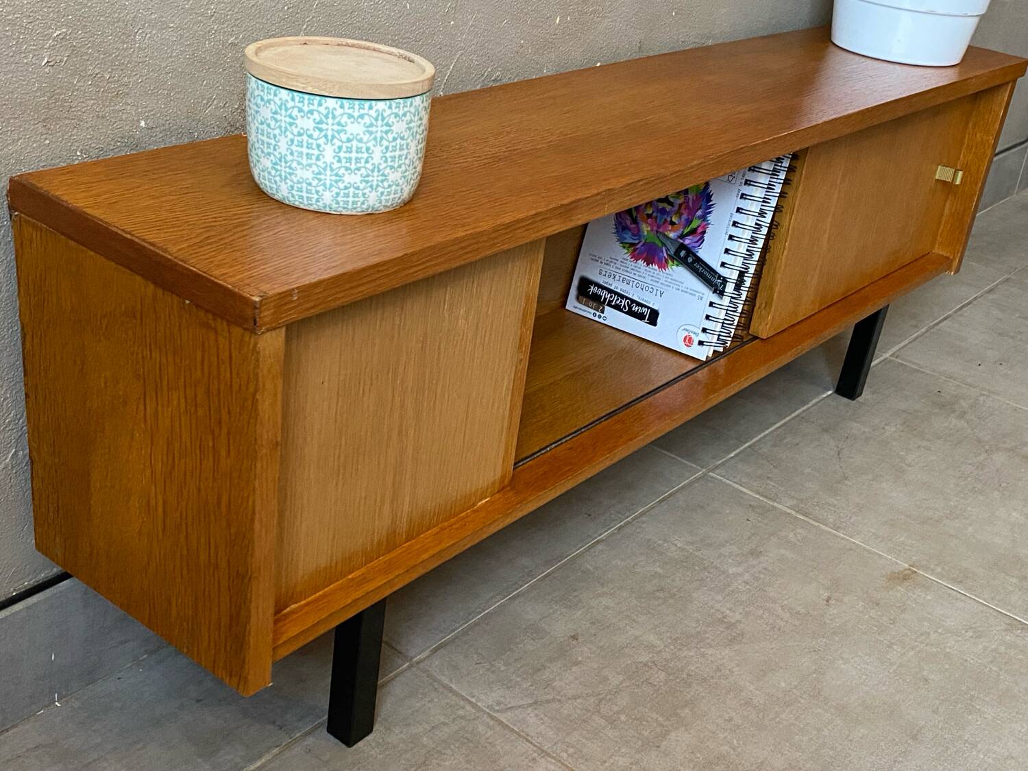 Small vintage wooden sideboard (TV cabinet)