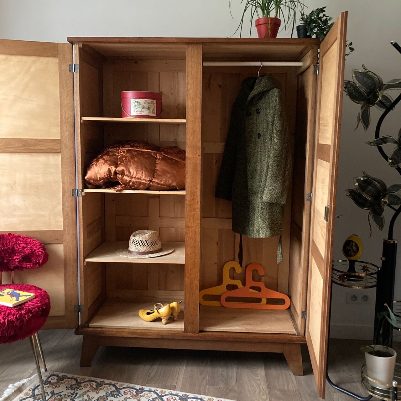 Cabinet Reconstruction René Gabriel