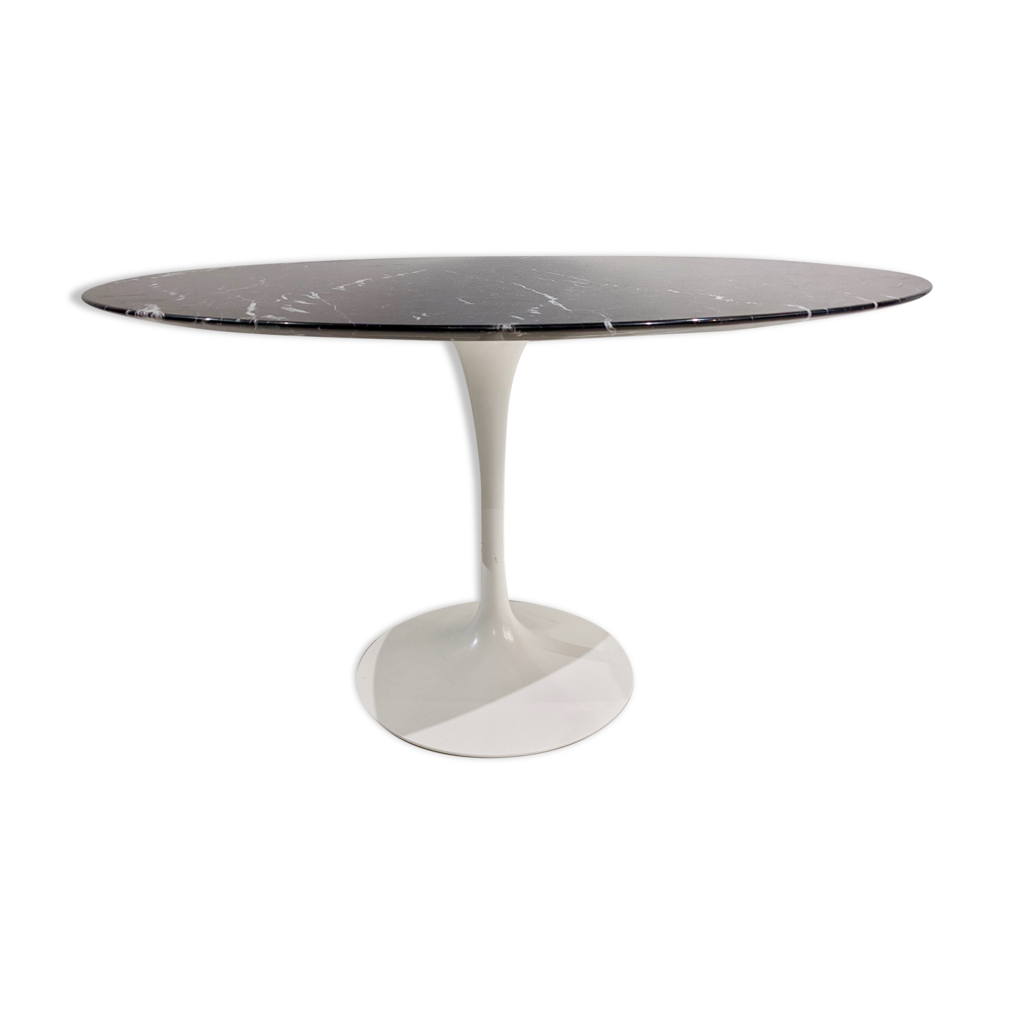 Tulip table white base and black marble marked by Saarinen edition knoll international