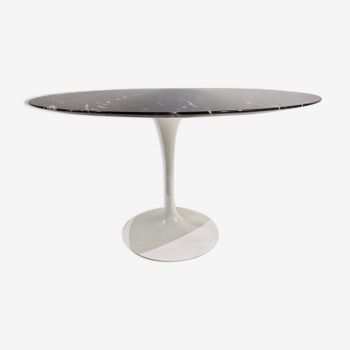 Table tulip par Saarinen édition knoll international