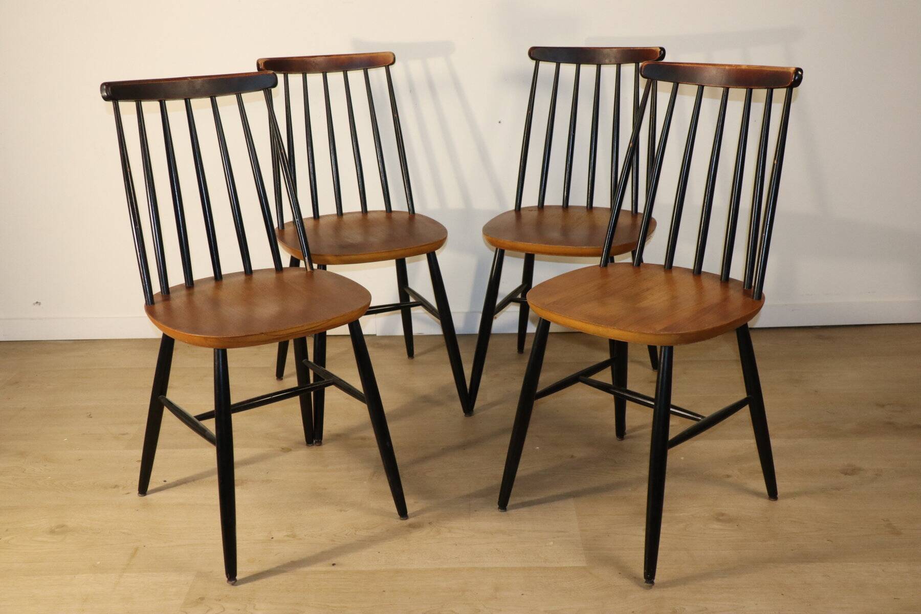 Set of 4 vintage wooden chairs, 1960.