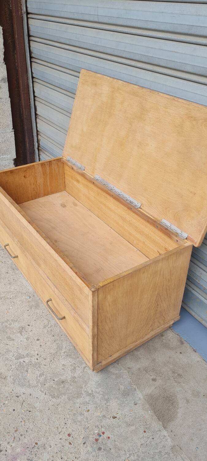 Raw oak chest