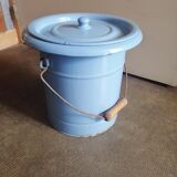 Bucket of ease 1900 enamelled chamber pot