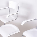 Paire de chaises mucke melder blanches et tabouret fabriqué en tchéquie des années 1930