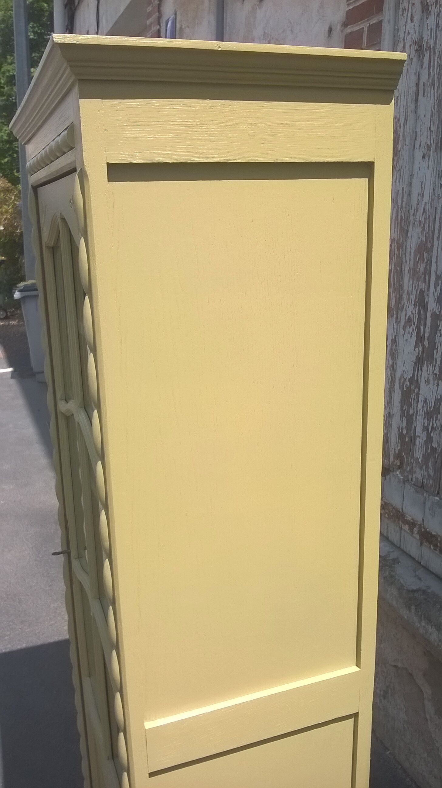 Parisian showcase cabinet 1930