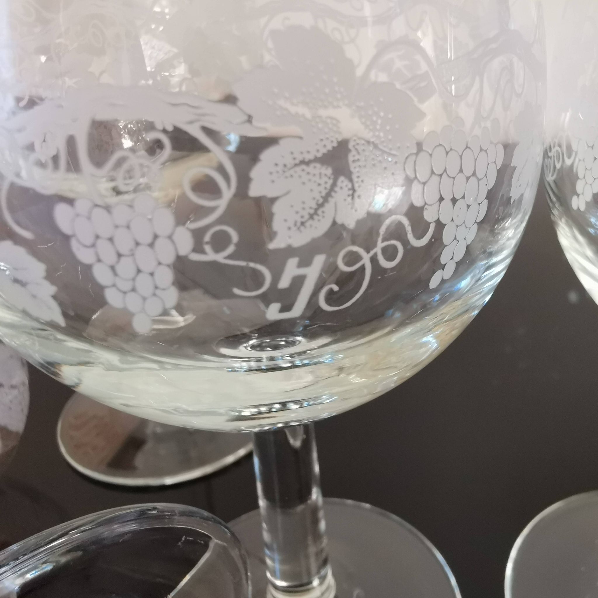 5 vintage “henri julien” red wine balloon glasses with luminarc grape blues decoration