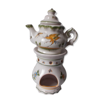 Moustiers teapot