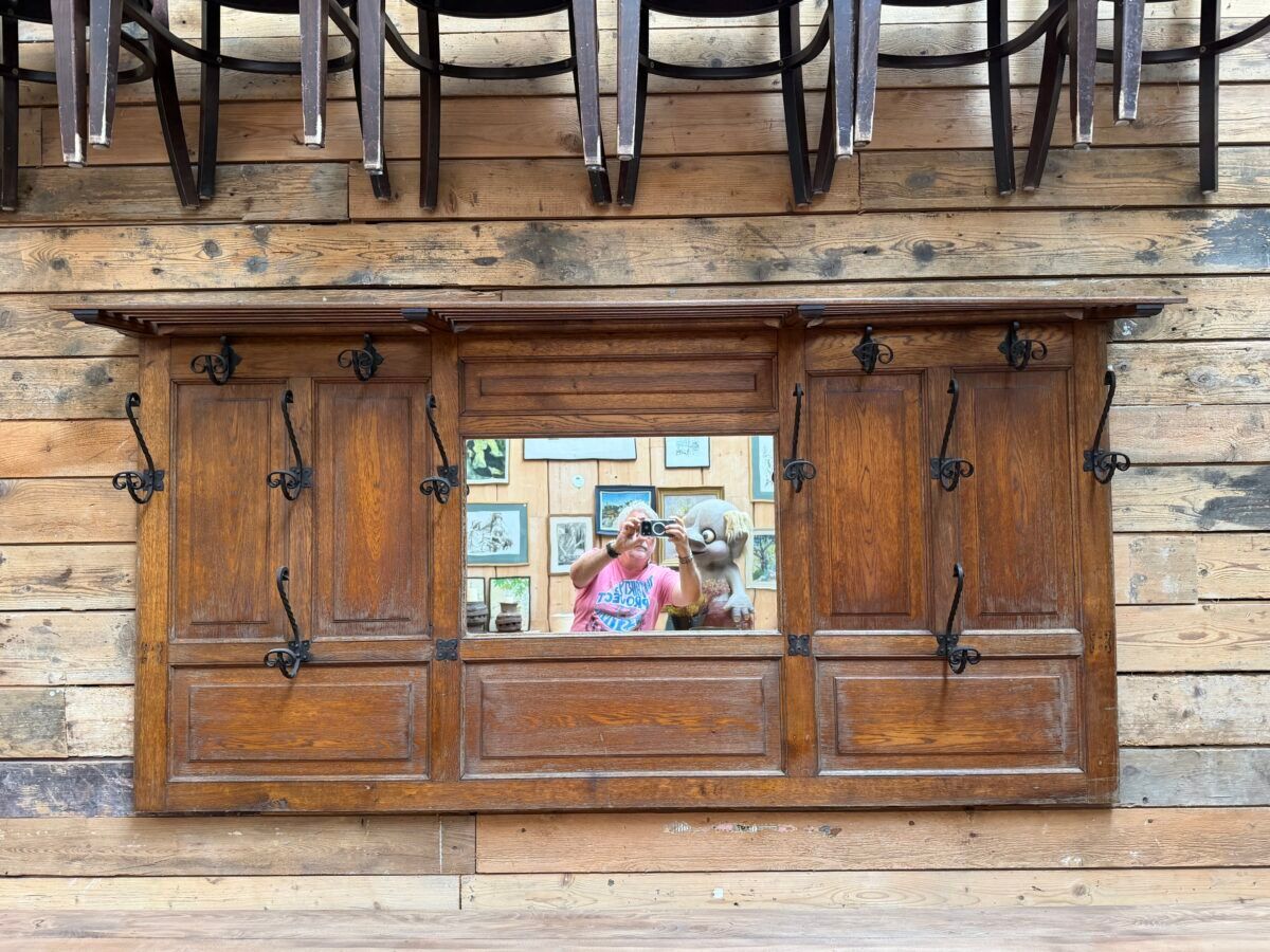 Large oak wall wardrobe from the early 20th century.