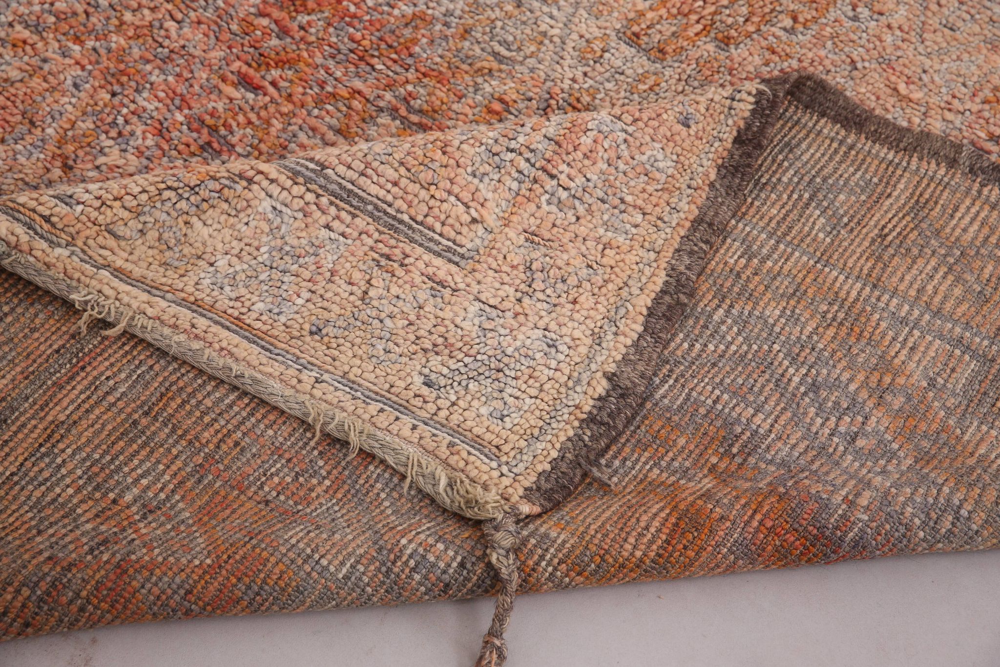 Peach Vintage Moroccan Rug 203 x 302 cm - Berber Wool Rug - Handmade Rug