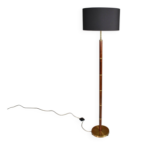 Lampadaire conçu par