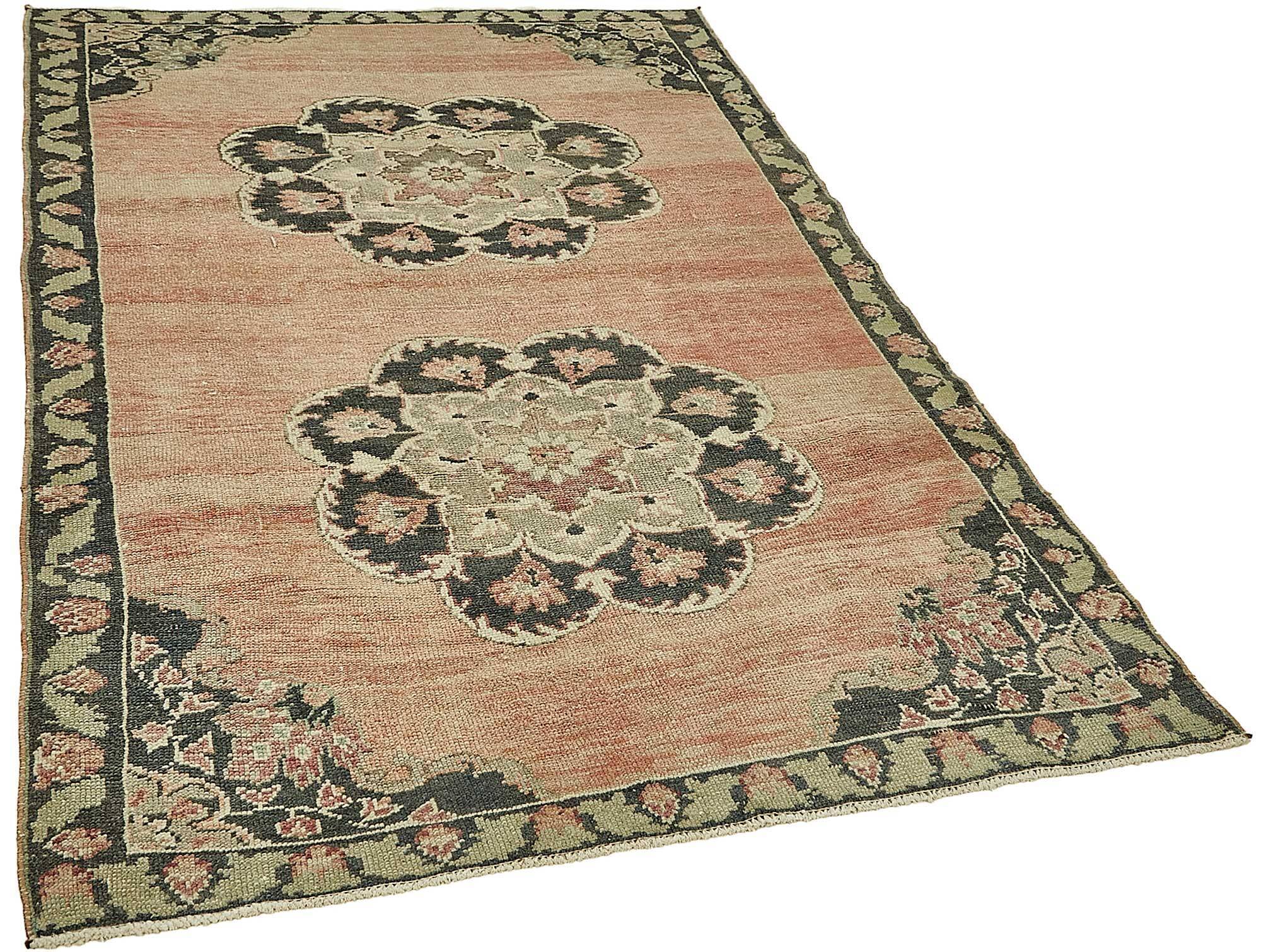 Turkish Vintage Anatolian Rug 139 cm x 205 cm