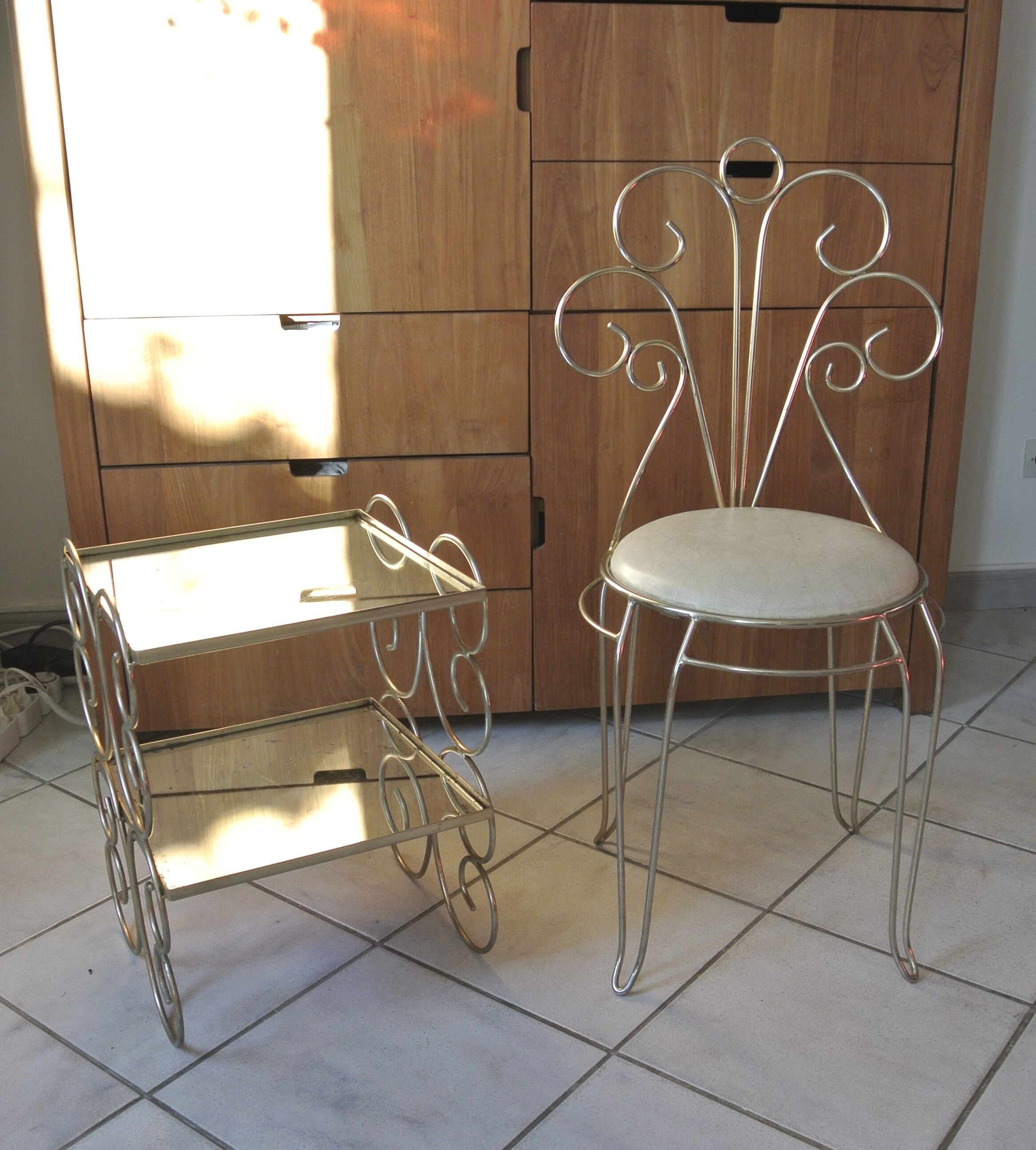 Dressing table chair