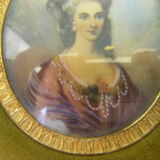Portrait miniature medallion