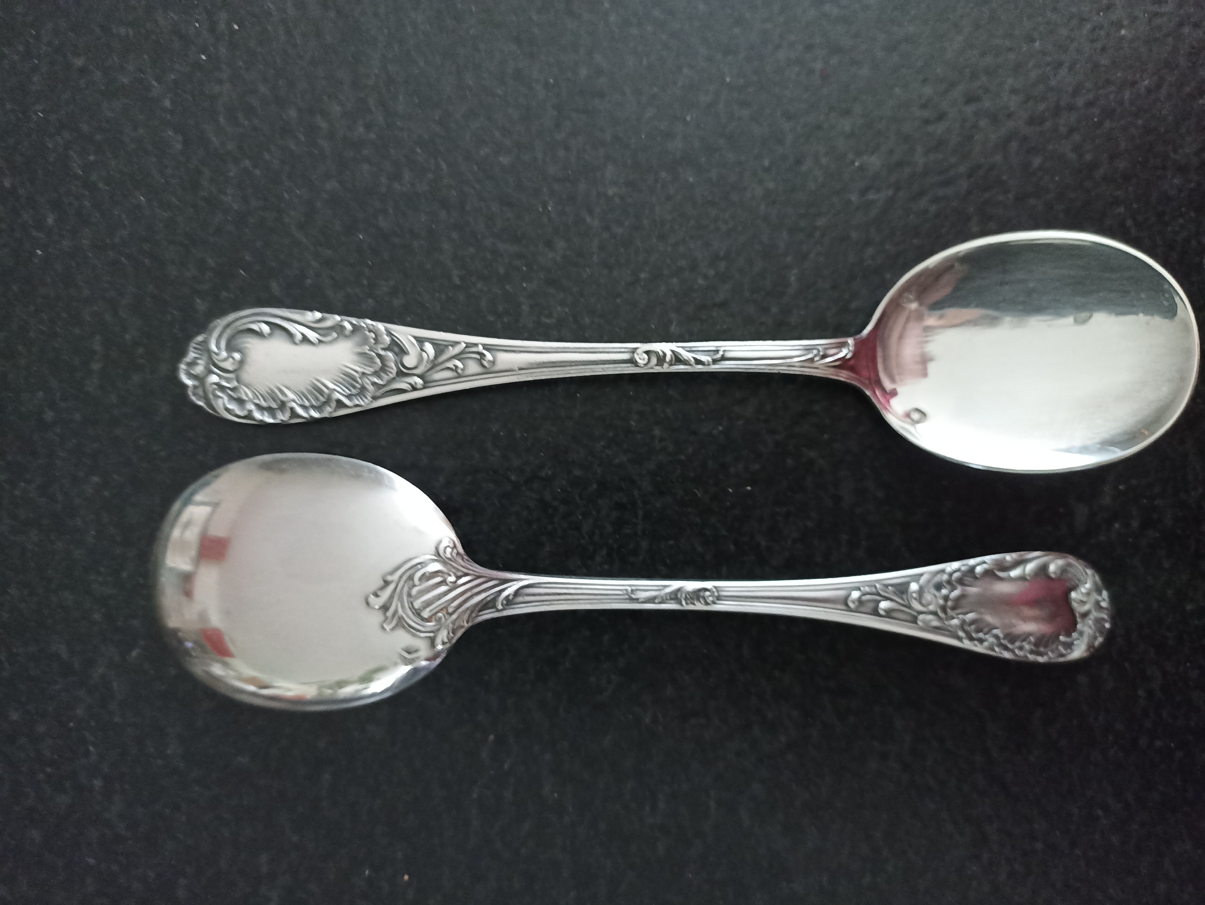Box of 12 small silver dessert spoons