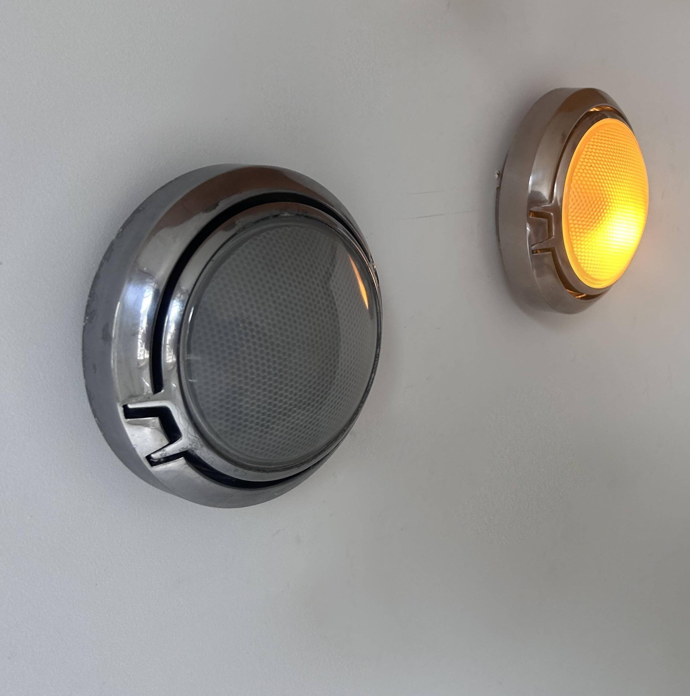 Pair of vintage wall lights, chrome and honeycomb sandblasted glass, Italy 1980