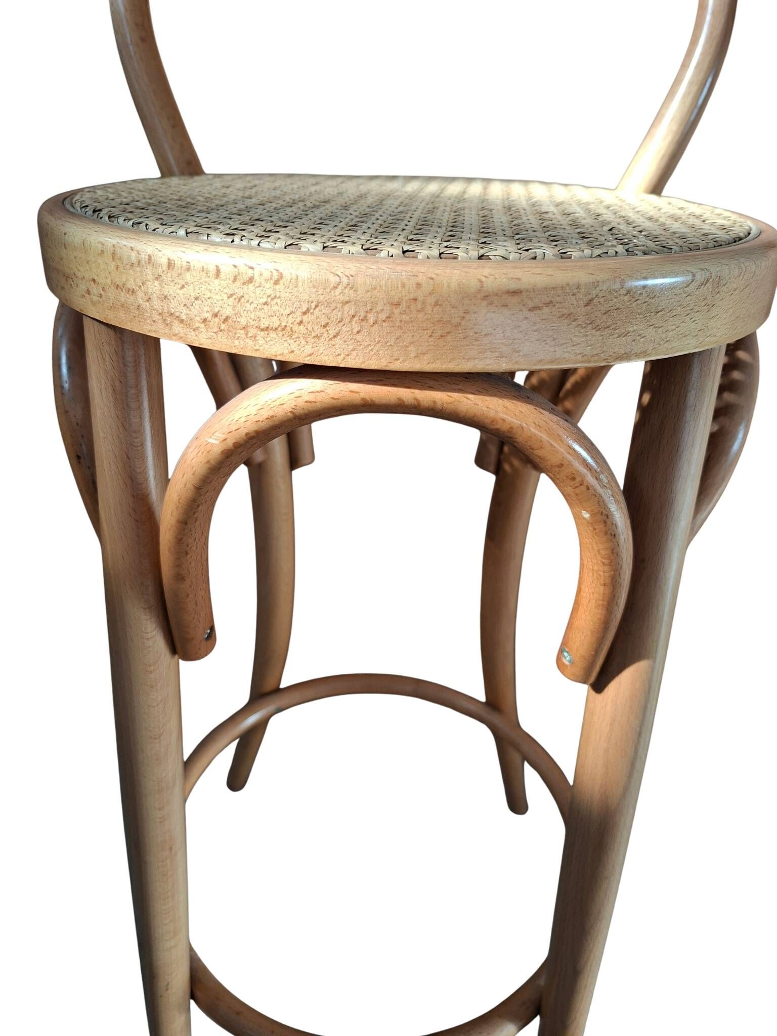 Ensemble de 5 tabourets style Thonet en bois courbé et paille de Vienne des années 70.