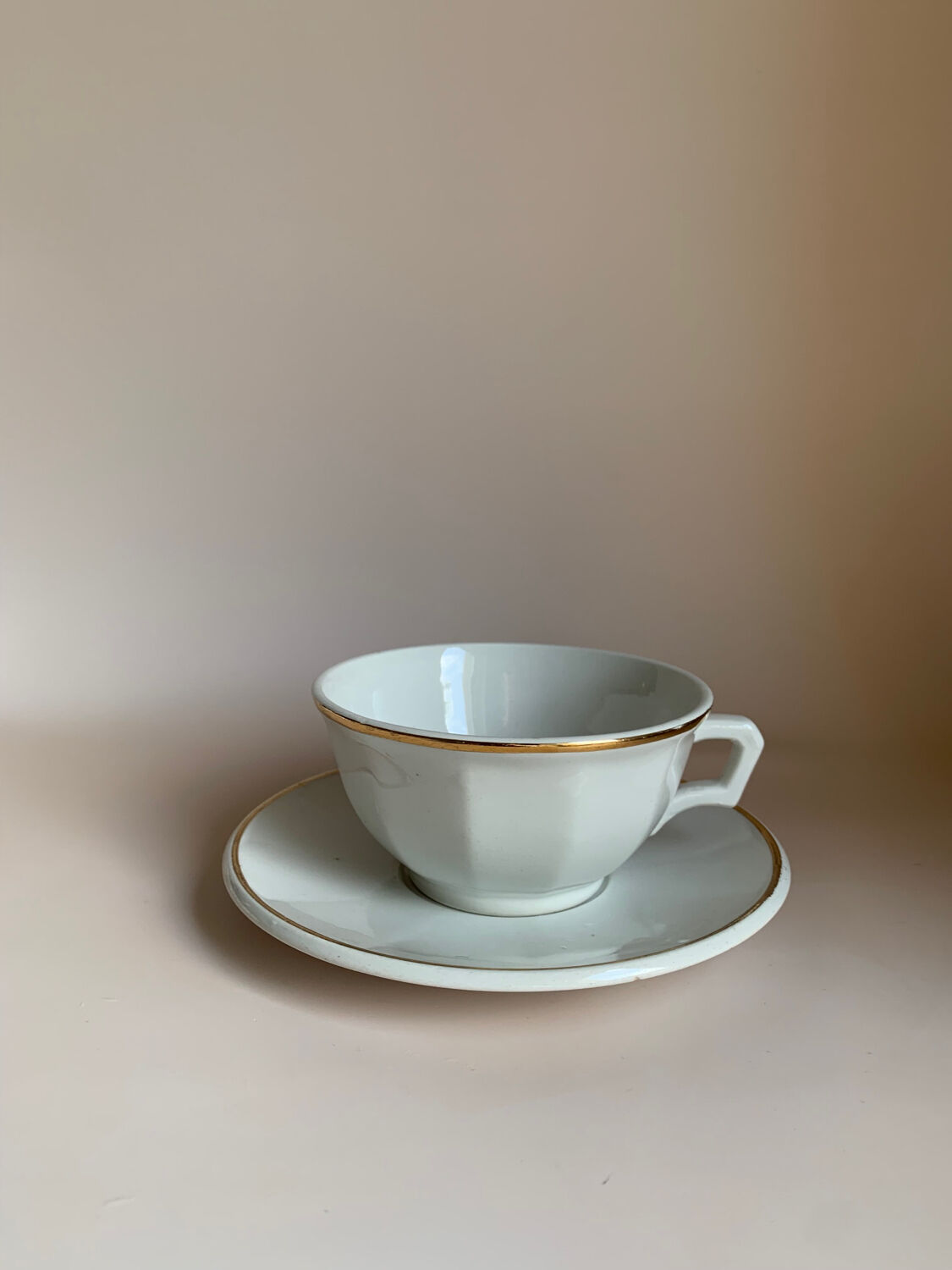 Set of 6 white Luneville porcelain coffee cups and saucer with gold rim