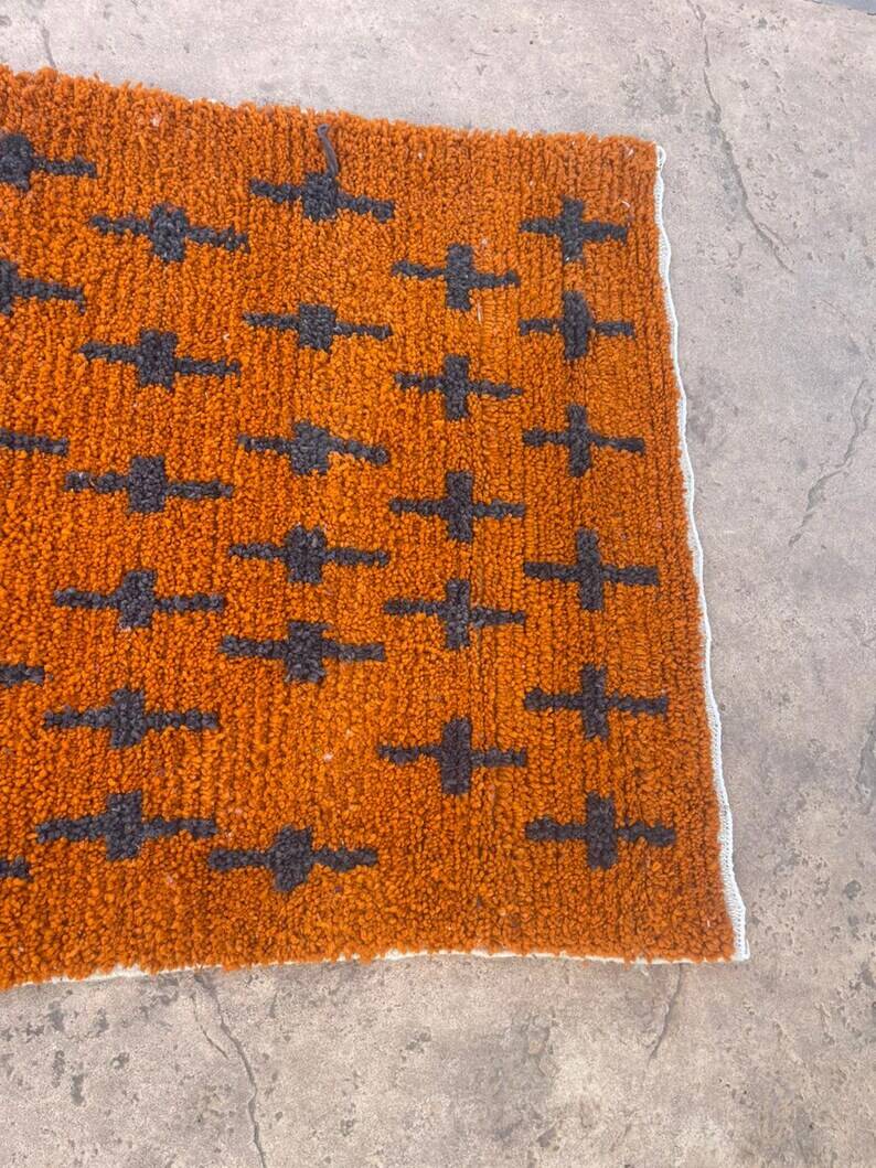 Hand-knotted Moroccan wool rug 150/250cm