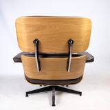 Charles Eames Lounge Chair In Brown Leather And Light Walnut