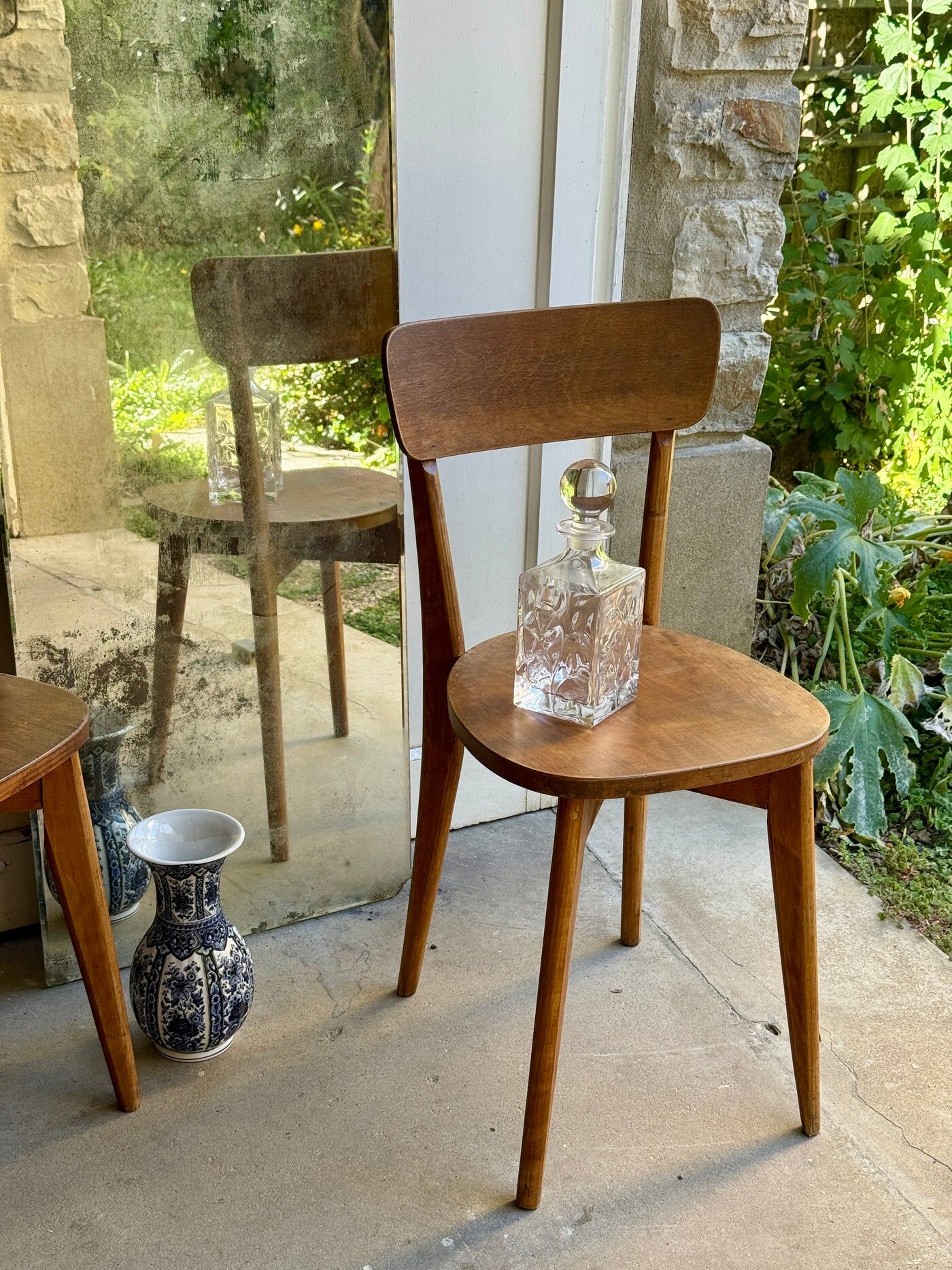 Paire de chaises en bois brut