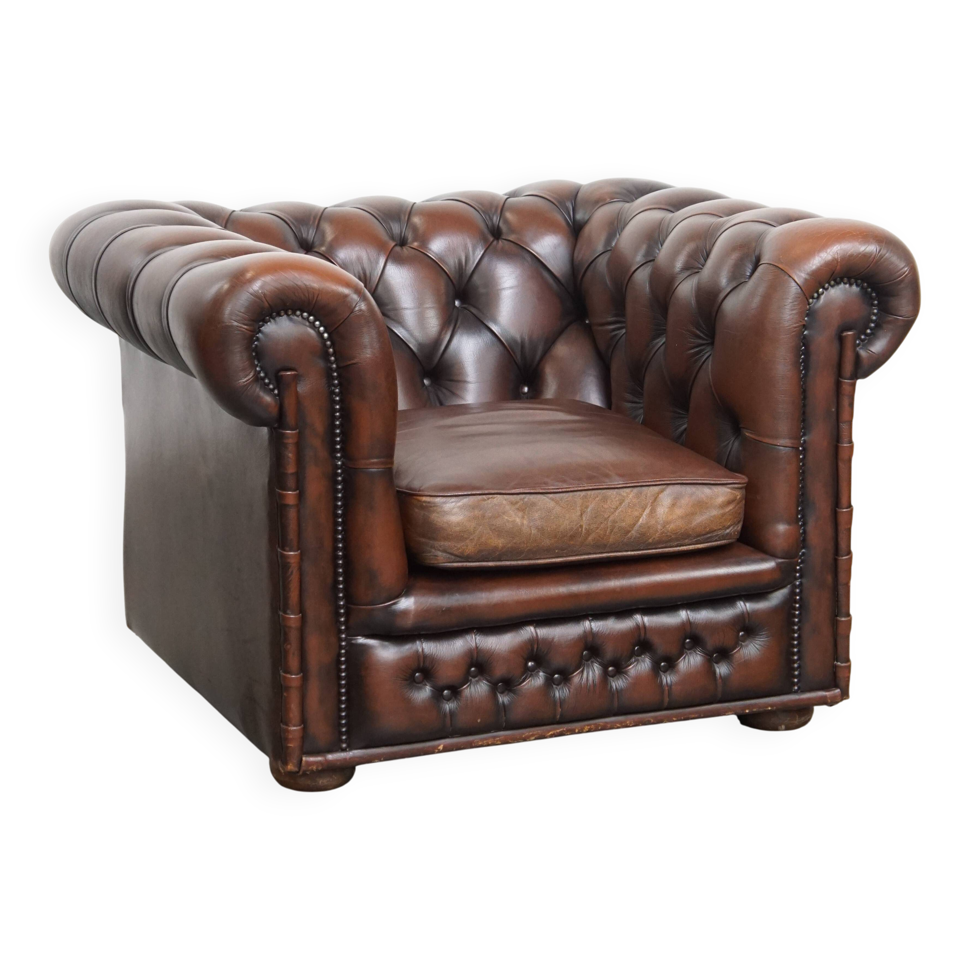 Dark brown English cowhide leather chesterfield armchair