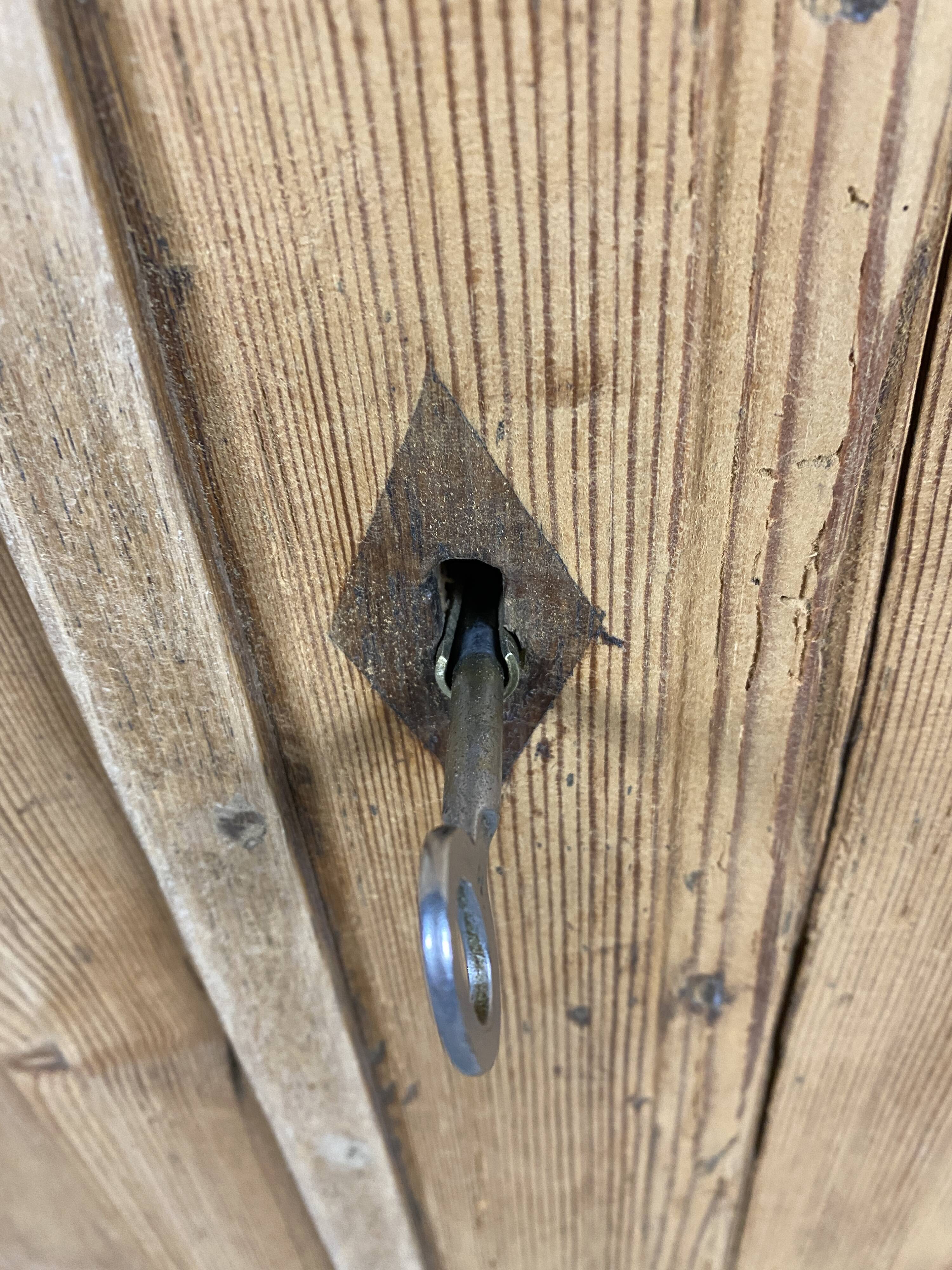 Country buffet in pitchpin