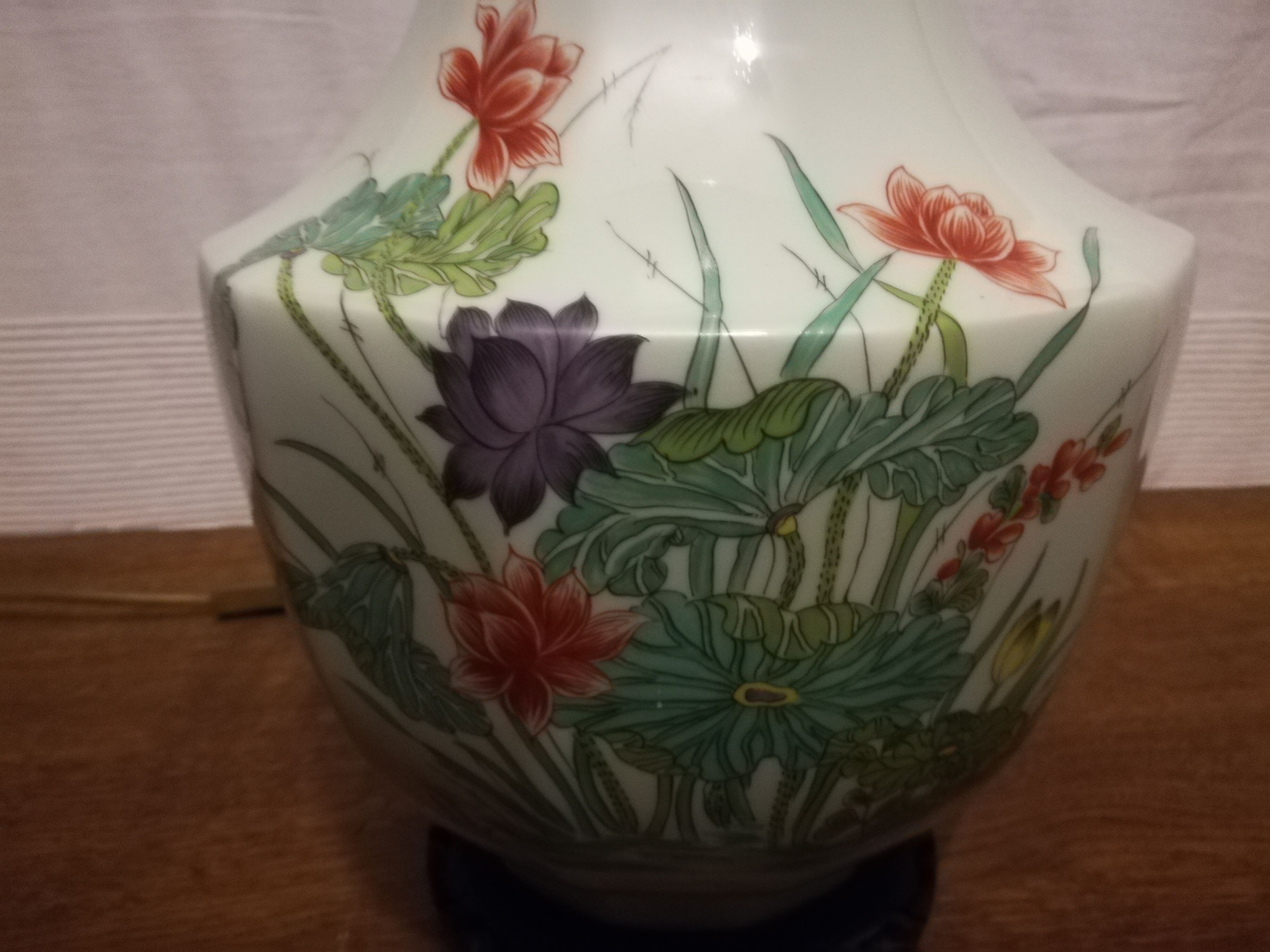 Porcelain porcelain lamp