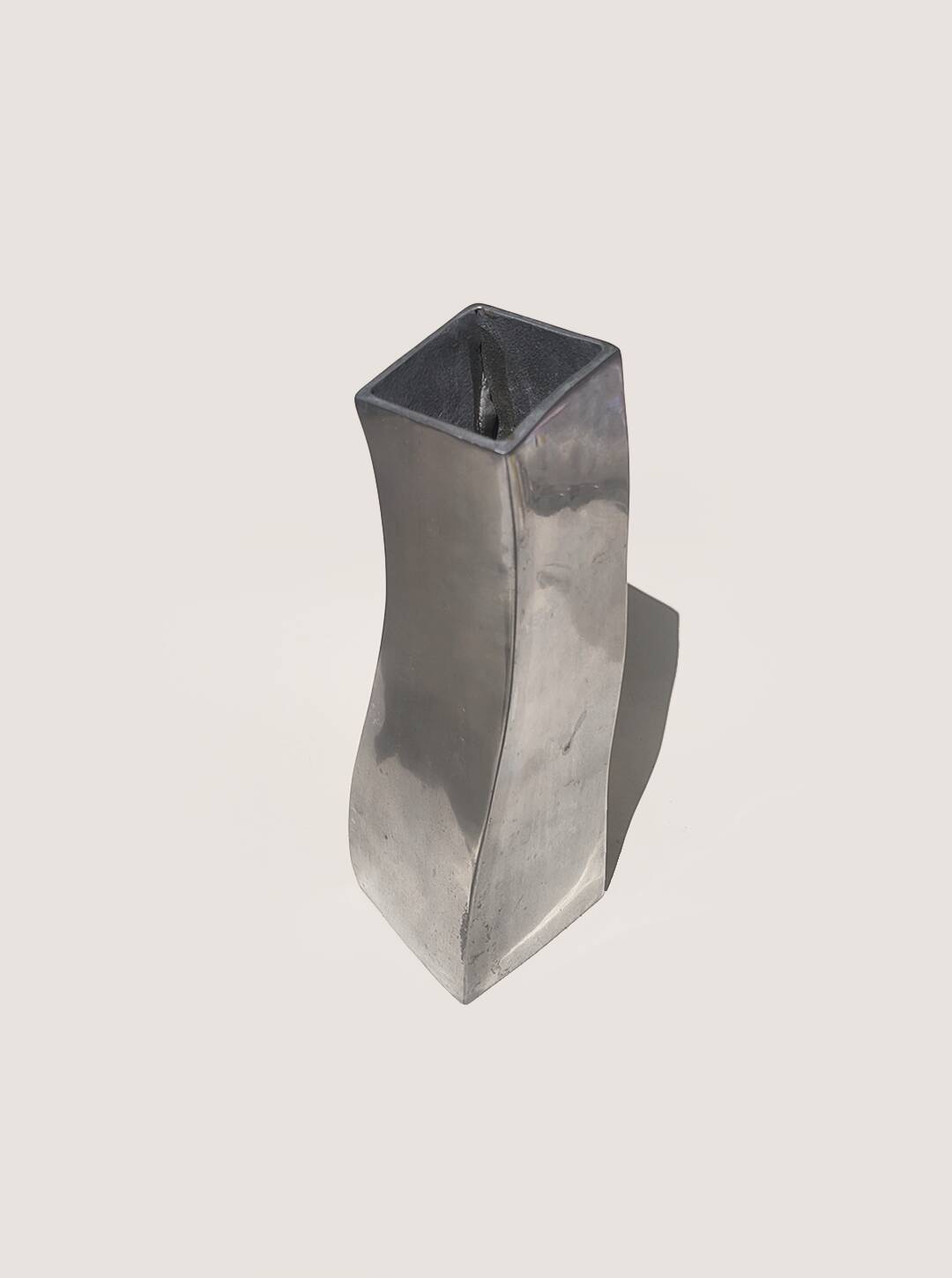 Vase moderne ondulé