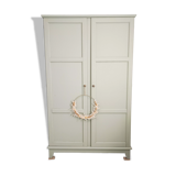 Almond green parisian wardrobe