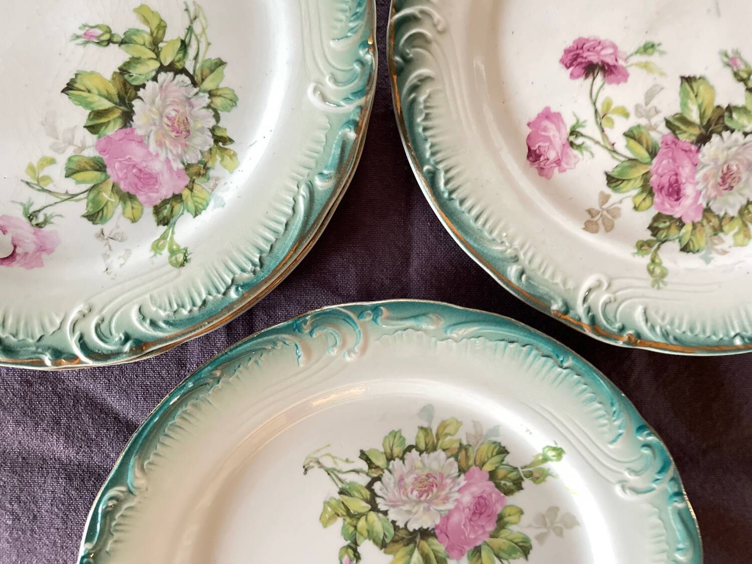 12 Dessert Plates Gien Year 1930 Decor of Roses Green Border