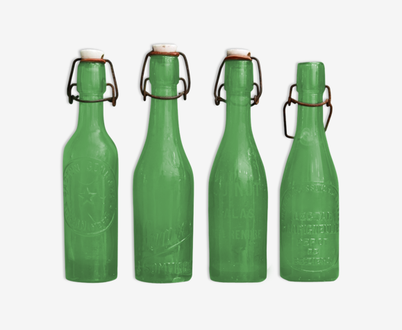 Série de 4 bouteilles anciennes (bières, limonade)