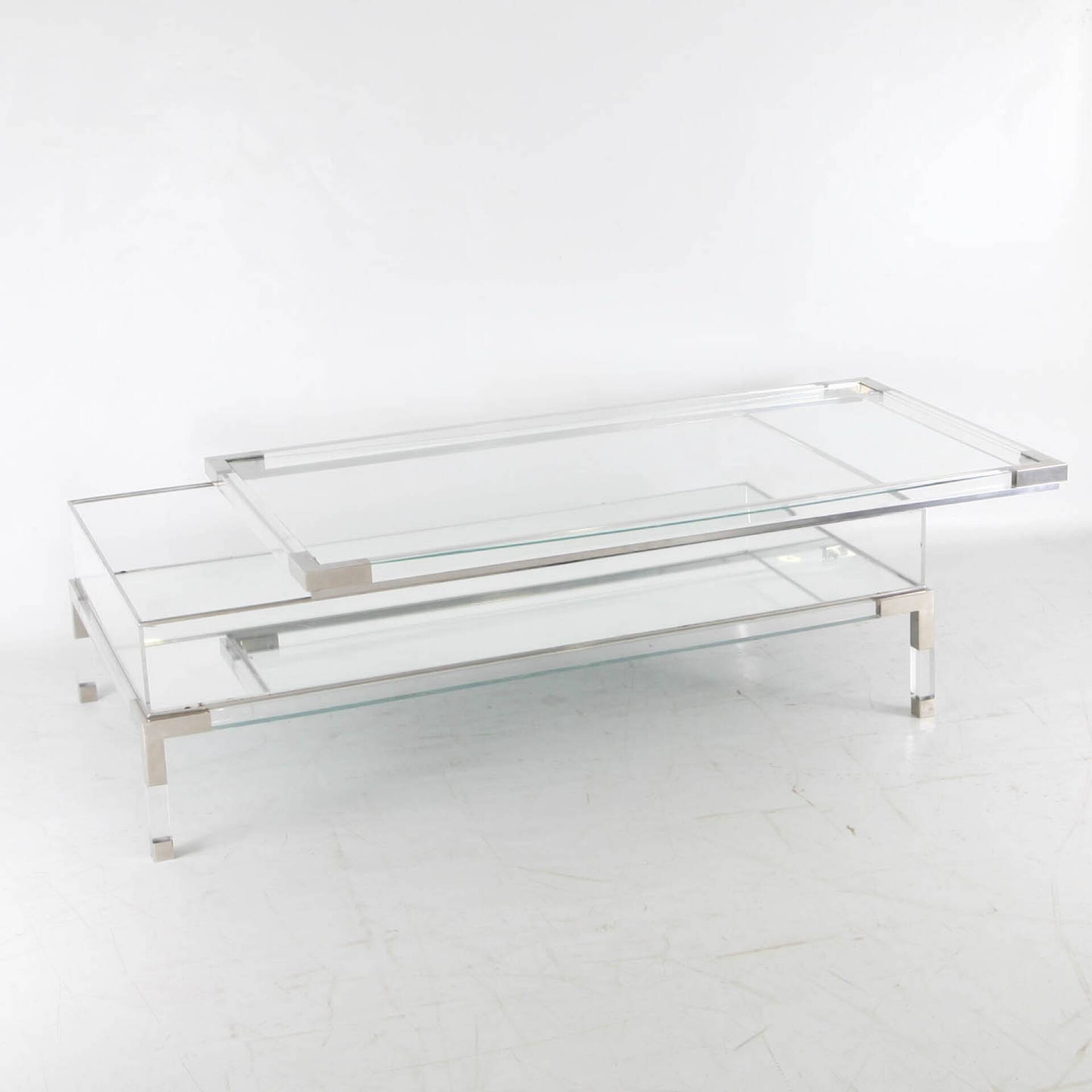 Sliding coffee table