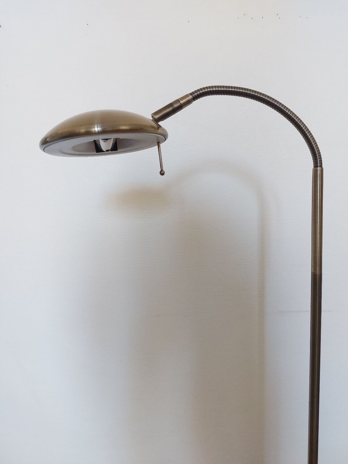 Vintage gold metal reading light