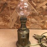 Ancienne lampe a huile électrifiée abeille laiton + verre vintage