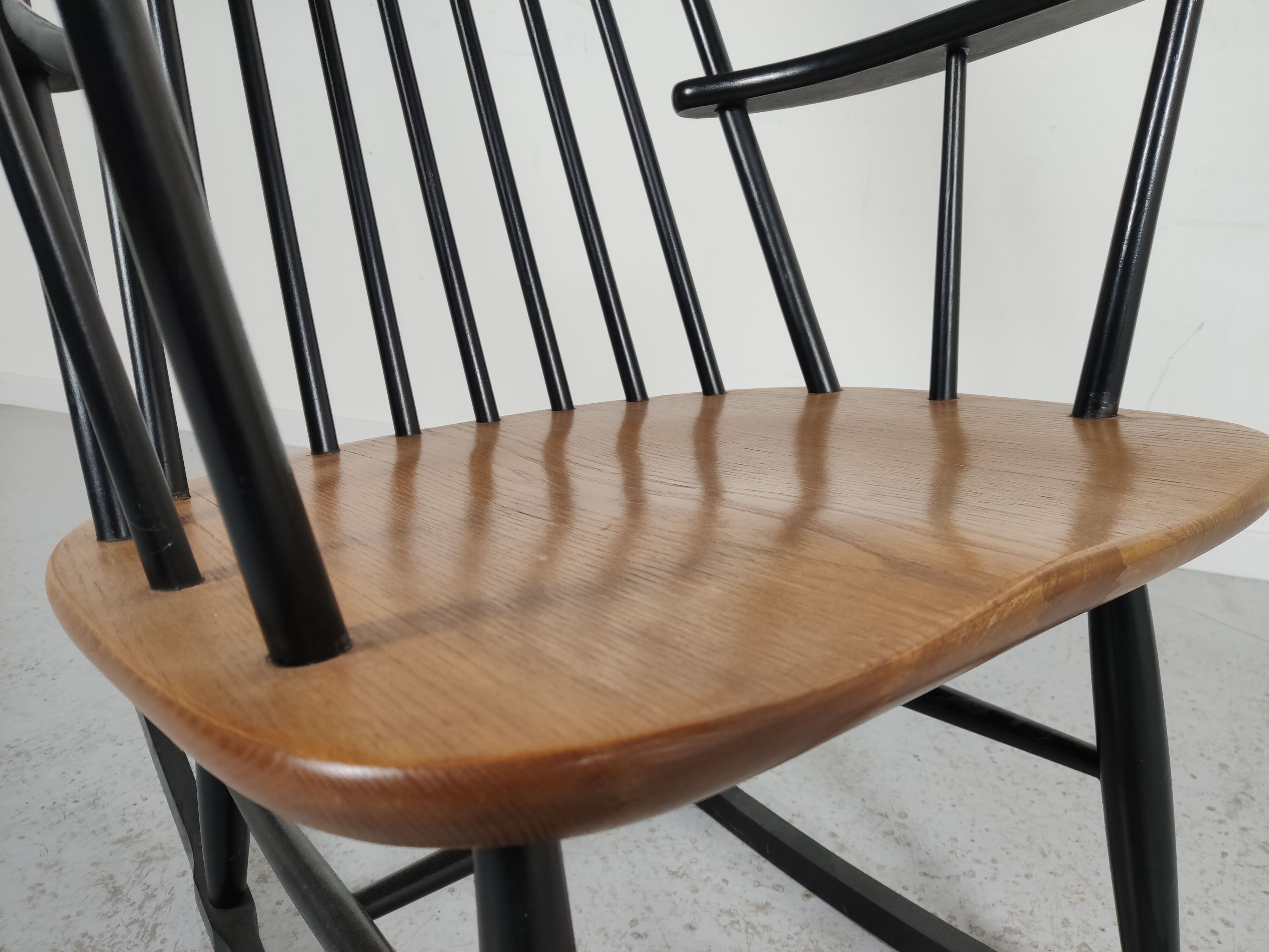 Scandinavian rocking-chair 60