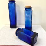 Trio de bocaux en verre bleu cobalt