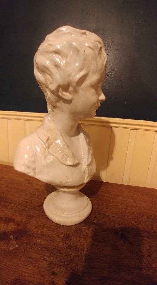 Child bust