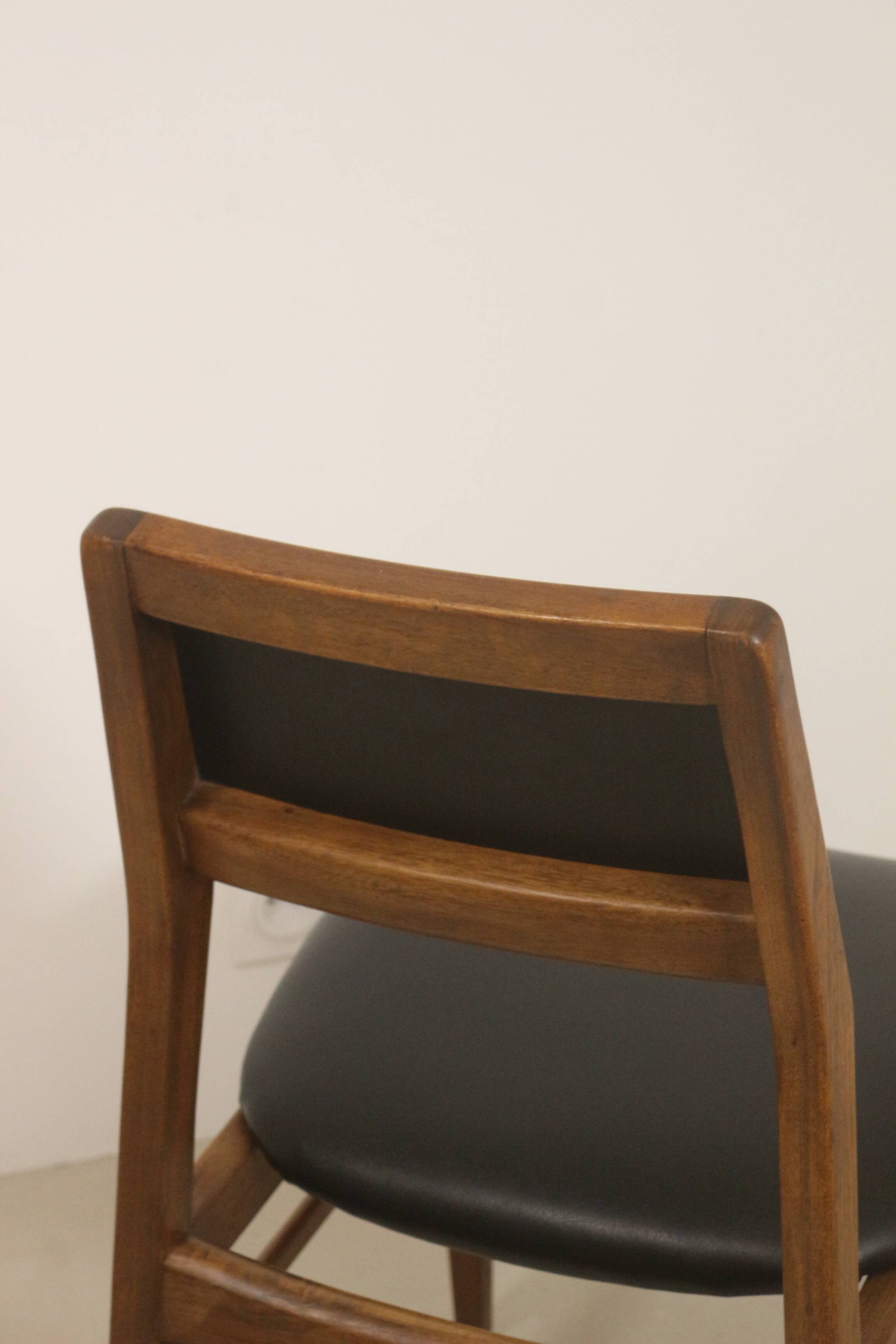 Set of 4 dining chairs Foster McDavid year 70.