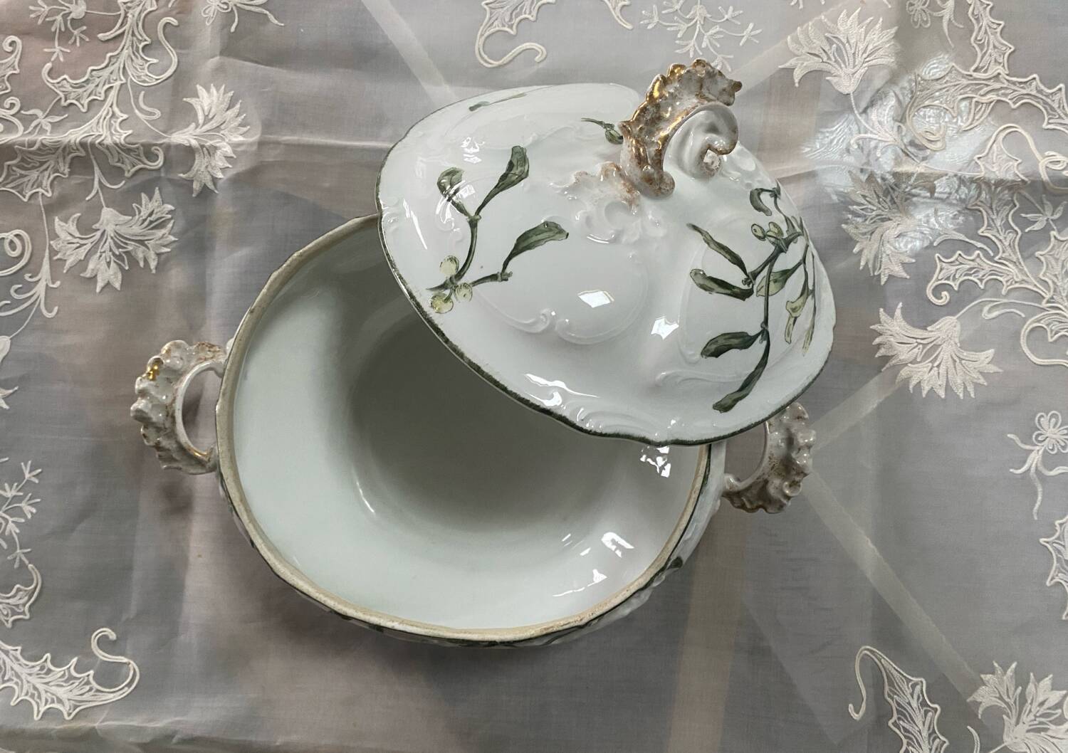 Porcelain vegetable dish Pillivuyt model Gui antique
