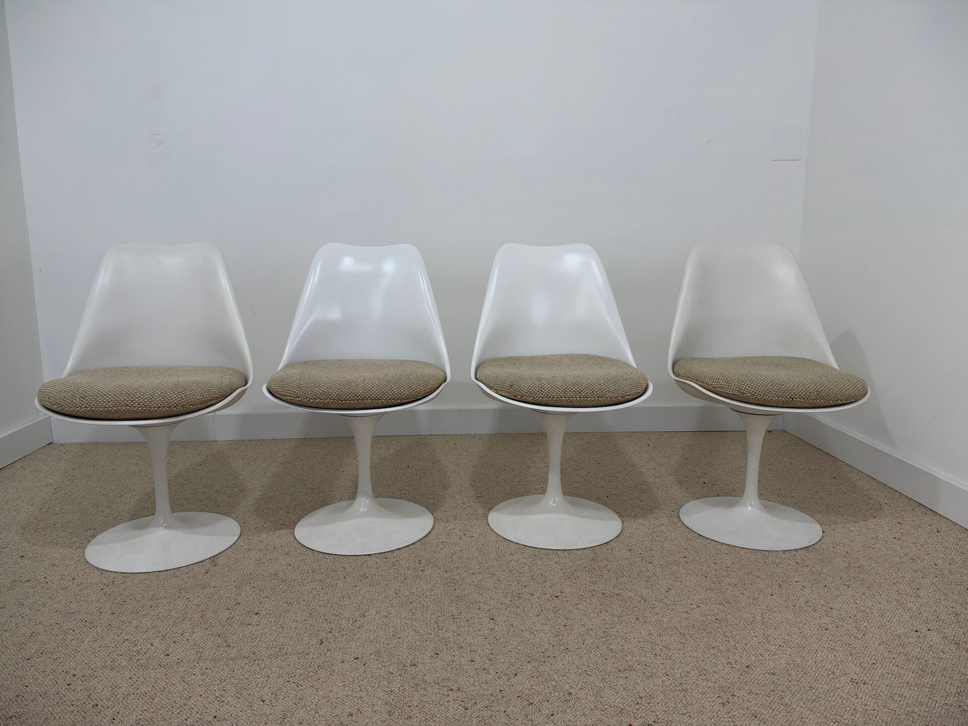 Set of 4 Tulip chairs by Knoll – Eero Saarinen – 1960s/70s