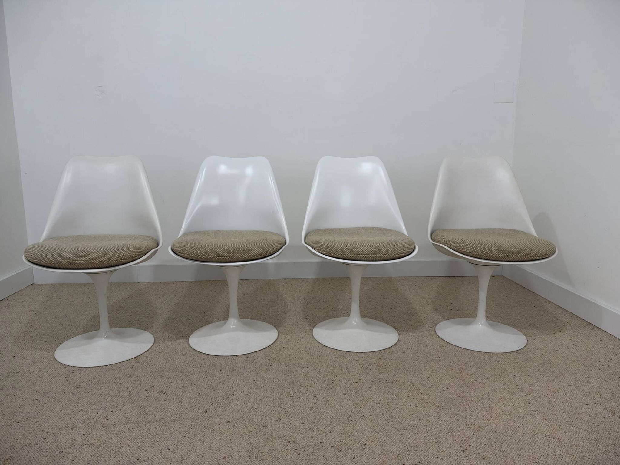 Set of 4 Tulip chairs by Knoll – Eero Saarinen – 1960s/70s