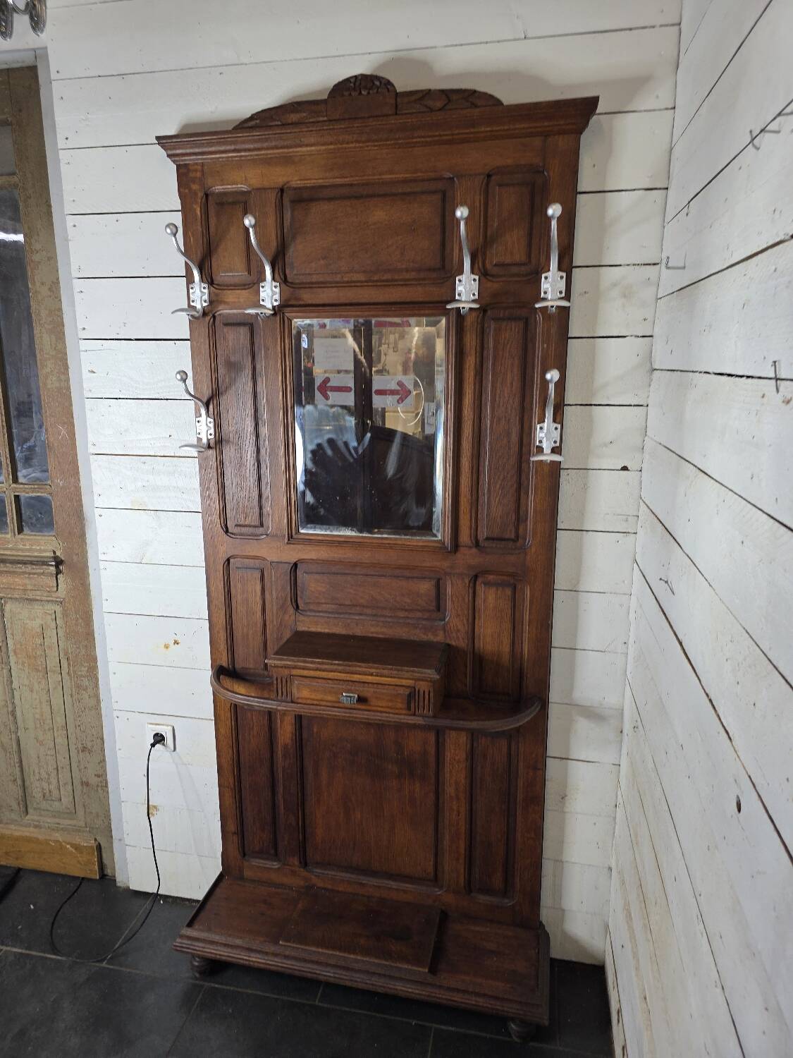 Vestiaire en chêne massif ancien