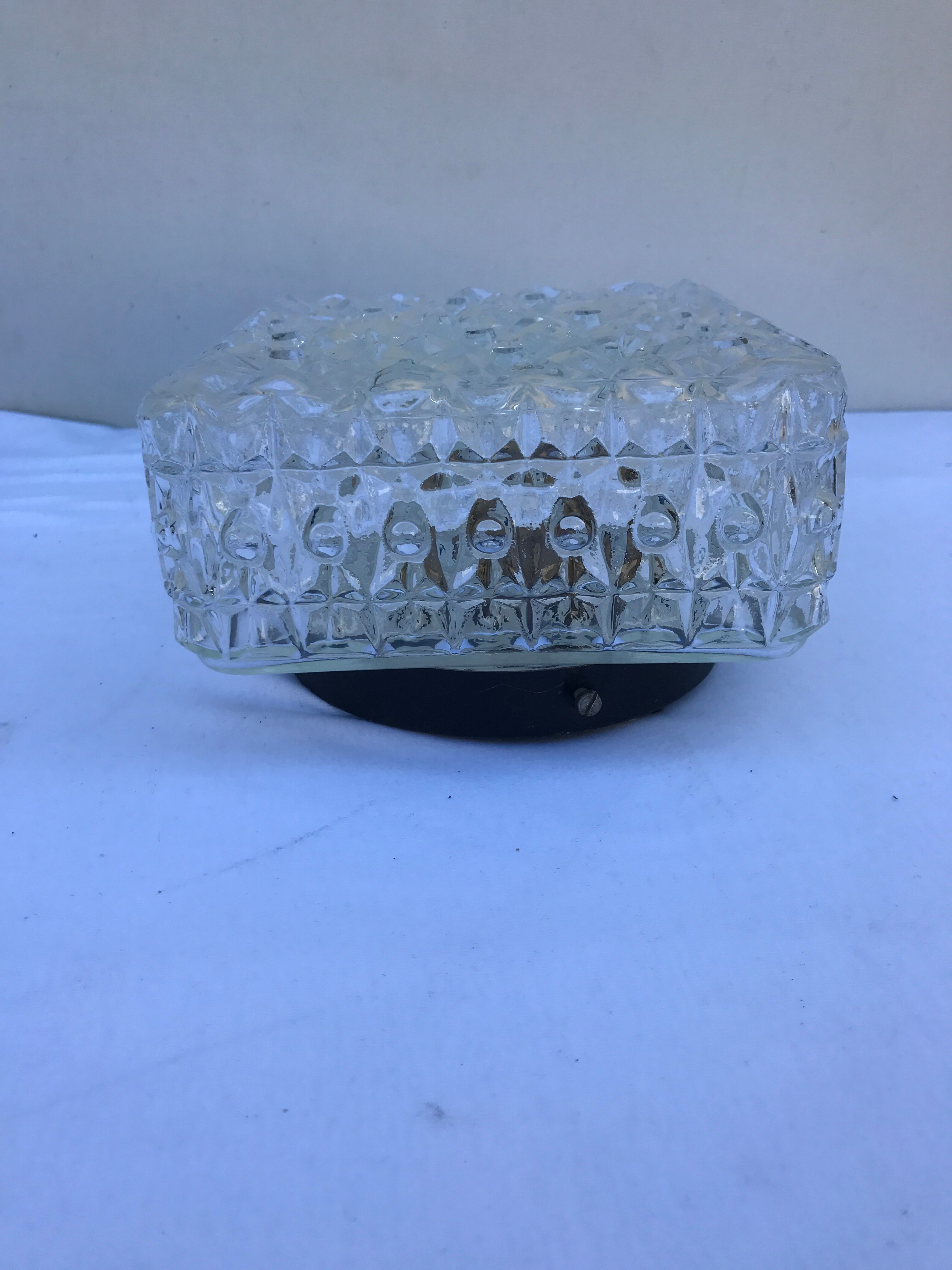 Plafonnier métal noir verre moulé transparent années 50